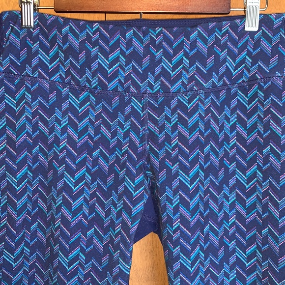 Old Navy Pants - GUC Women’s Old Navy blue & aqua print exercise leggings - size L